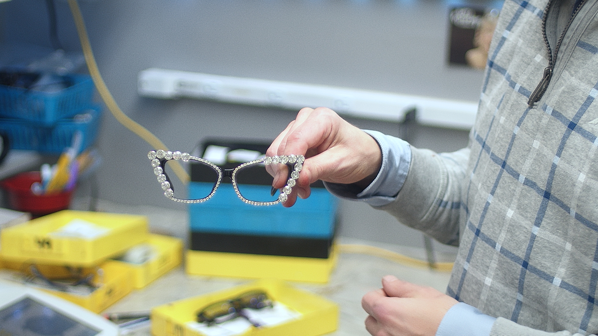 Trendy Local Expertise from EyeDeal Optical