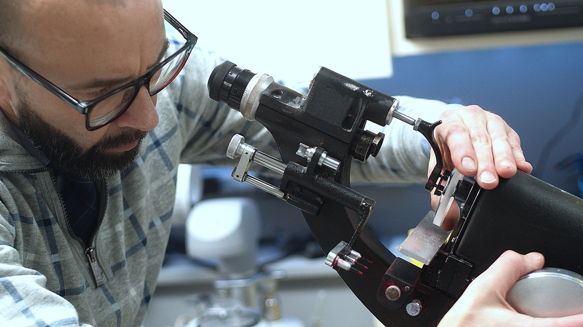 Designer Trusted Service from EyeDeal Optical